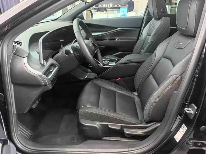 Cadillac GT4 2023 2023款 25T 风尚型