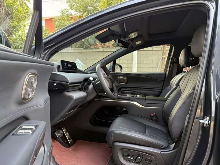 GAC Hyptec HL 2025 2025款 700 Ultra六座四驱激光雷达版