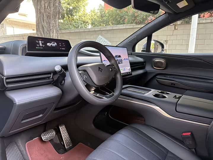 GAC Hyptec HL 2025 2025款 700 Ultra六座四驱激光雷达版