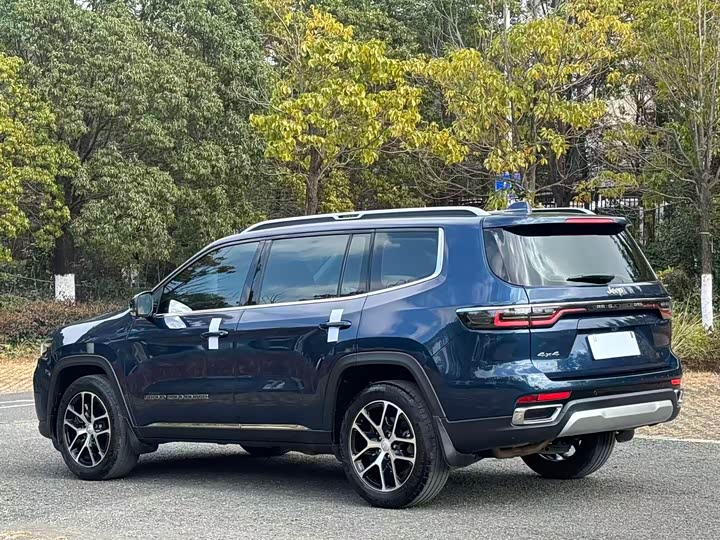 Jeep Grand Commander 2022 2022款 2.0T 四驱豪华版