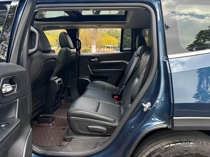 Jeep Grand Commander 2022 2022款 2.0T 四驱豪华版