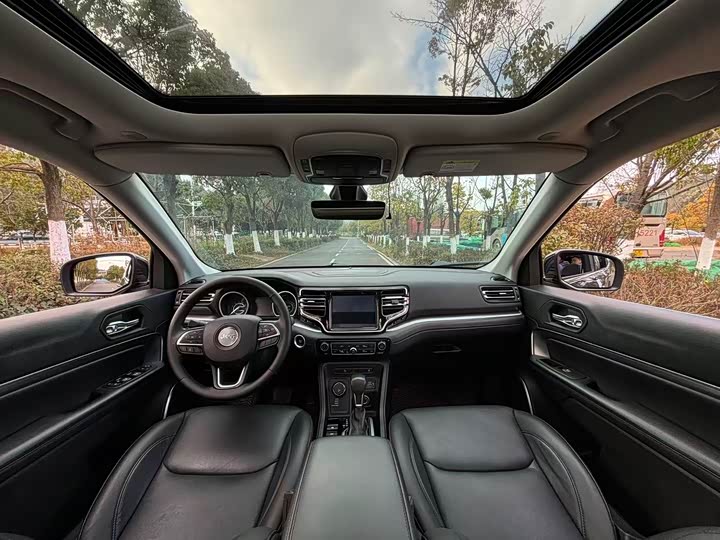 Jeep Grand Commander 2022 2022款 2.0T 四驱豪华版