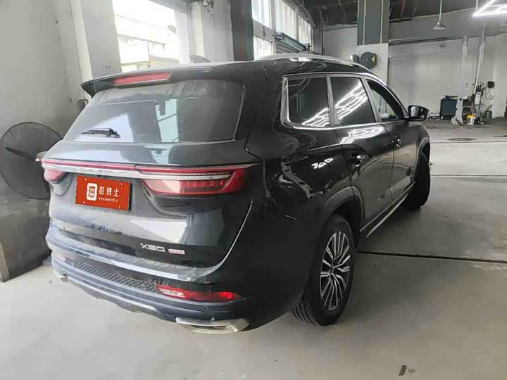 Jetour X90 Plus 2023 2023款 1.6TD DCT别墅 7座