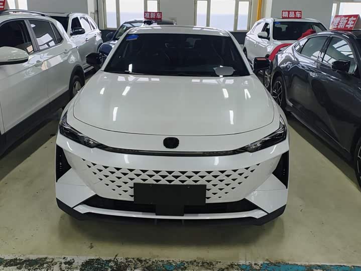 Changan UNI-V Hybrid 2024 2024款 蓝鲸智电iDD 136km 智酷型