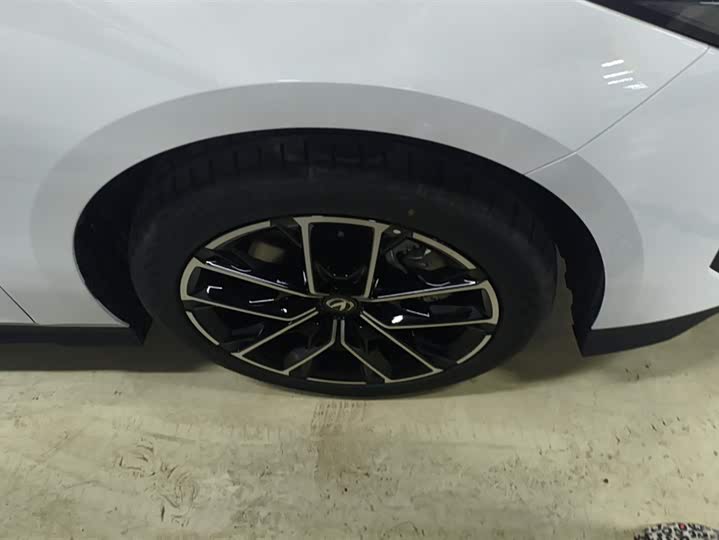 Changan UNI-V Hybrid 2024 2024款 蓝鲸智电iDD 136km 智酷型