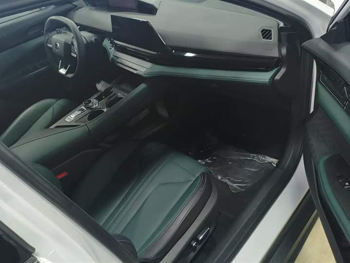 Changan UNI-V Hybrid 2024 2024款 蓝鲸智电iDD 136km 智酷型