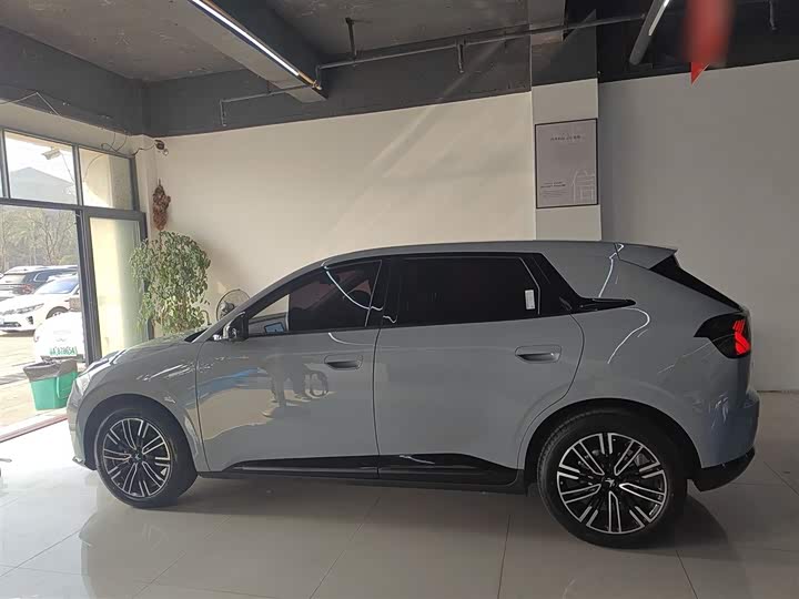 BAIC Arcfox T1 2025 2025款 425 PLUS