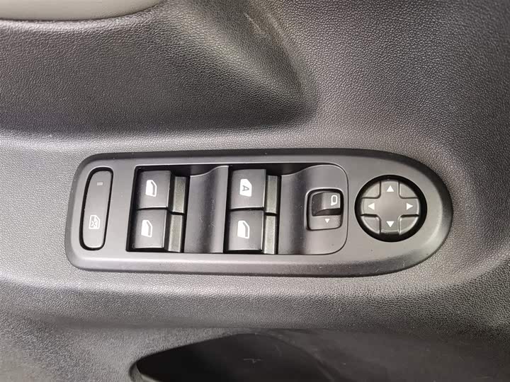 Citroen C3-XR 2021 2021款 190THP DCT致尚版