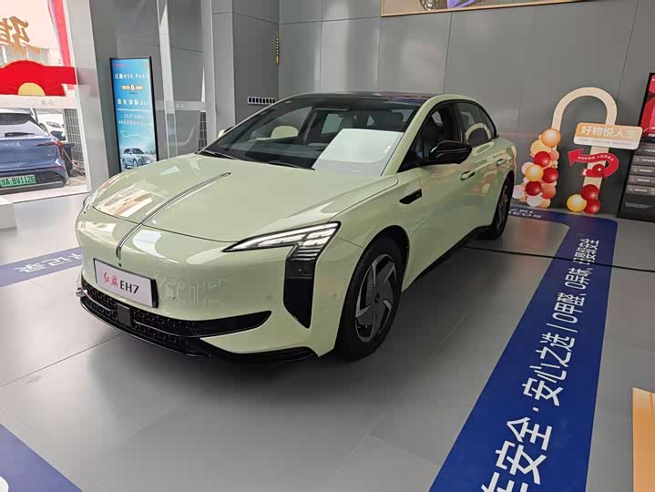 2025 Hongqi EH7