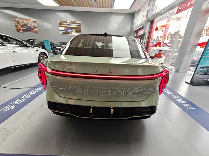 2025 Hongqi EH7