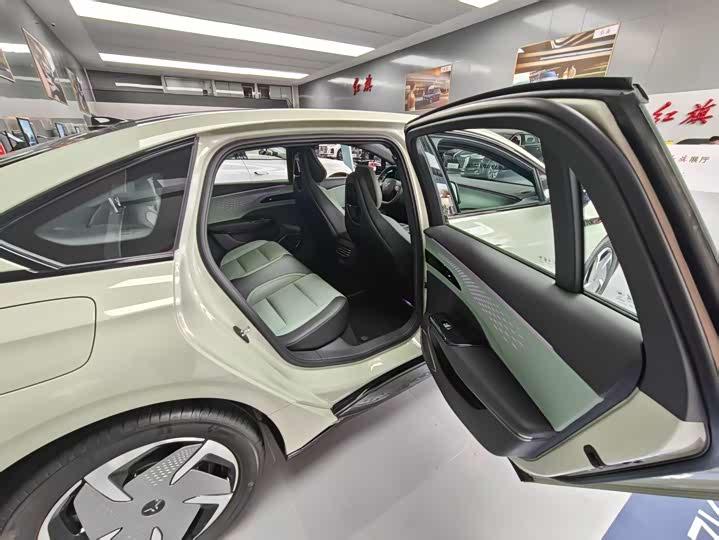 Hongqi EH7 2025 2025款 690 智选版