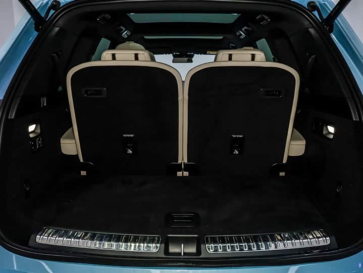 LiXiang L8 2025 2025款 Pro 智能焕新版