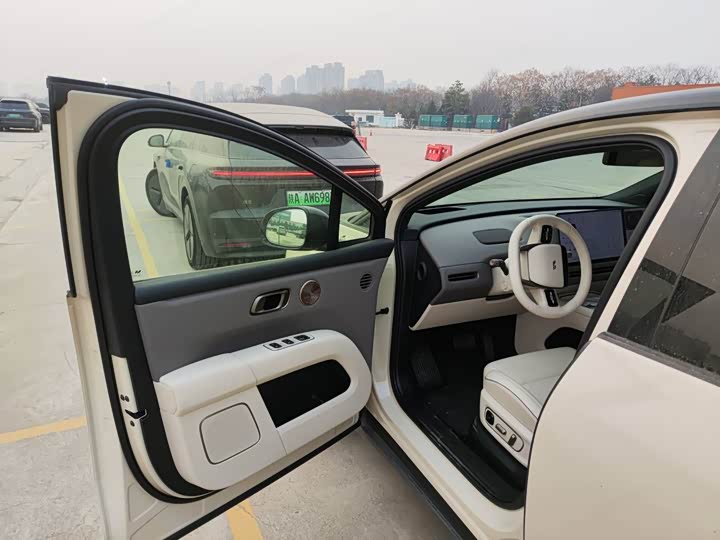 LiXiang i6 2025 2025款 四驱标准版