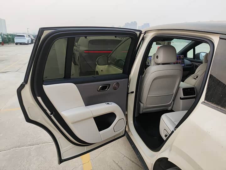 LiXiang i6 2025 2025款 四驱标准版