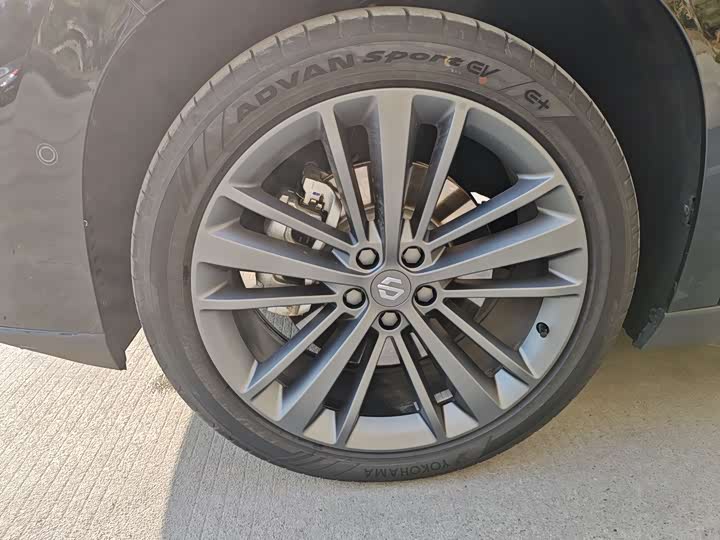 Leapmotor C16 2026 2026款 增程 280激光雷达智尊版 6座