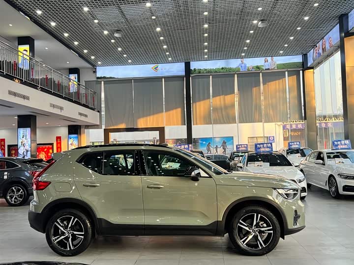 Volvo XC40 2025 2025款 B3 智远运动版