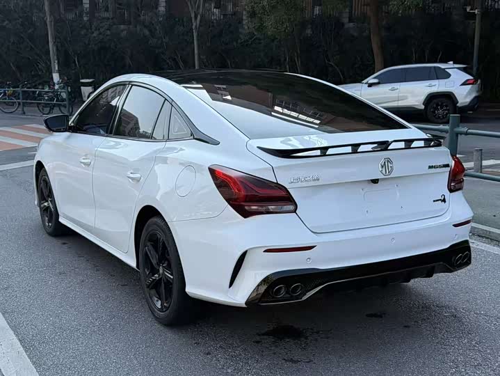 MG Motor 5 Scorpio 2022 2022款 1.5T Trophy运动旗舰版