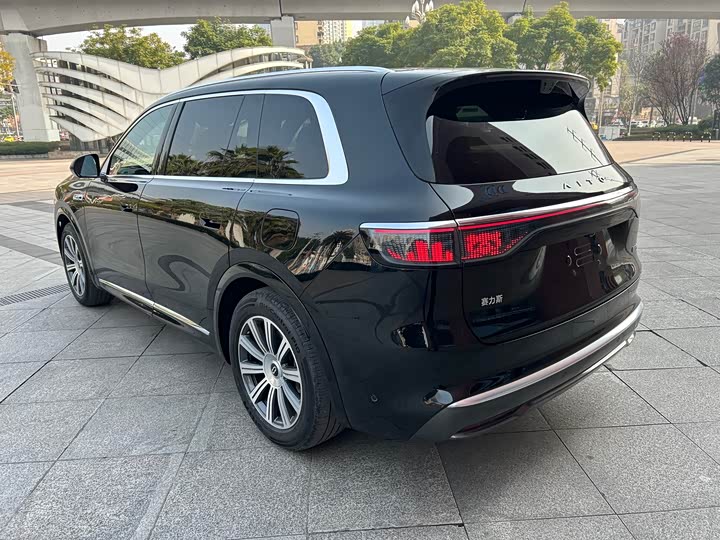 Aito M8 2025 2025款 增程 Max+版 53.4kWh 5座版