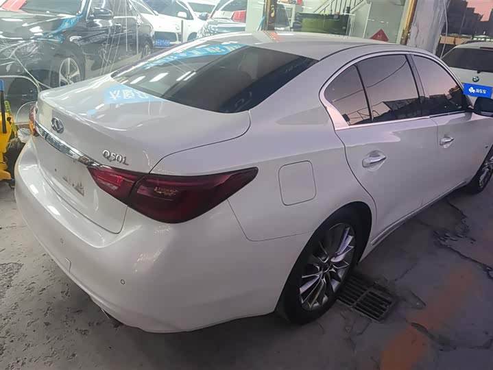 Infiniti Q50L 2018 2018款 2.0T 进享版 国VI
