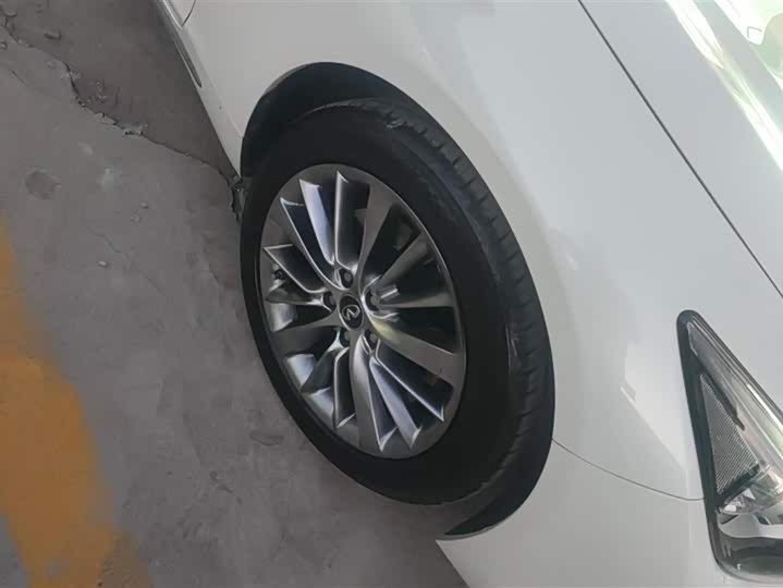 Infiniti Q50L 2018 2018款 2.0T 进享版 国VI