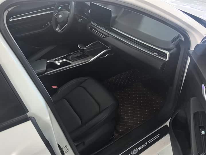 Geely Emgrand 2025 2025款 第4代 1.5L CVT龙腾版