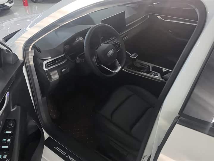 Geely Emgrand 2025 2025款 第4代 1.5L CVT龙腾版