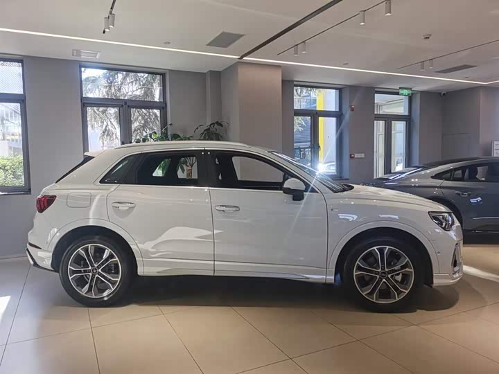 Audi Q3 2024 2024款 40 TFSI 时尚动感型