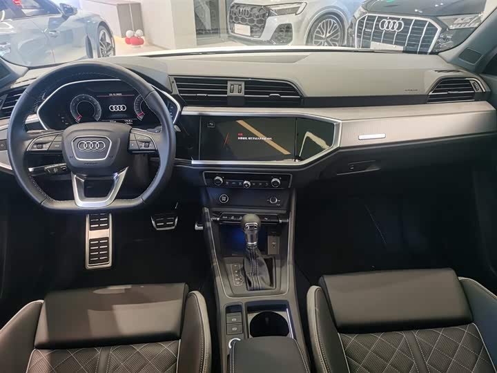 Audi Q3 2024 2024款 40 TFSI 时尚动感型