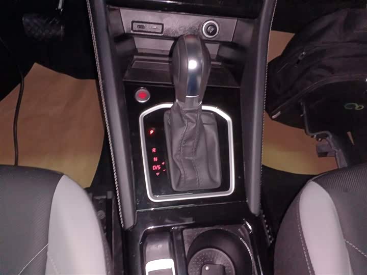 Jetta VS7 2024 2024款 280TSI 自动荣耀版