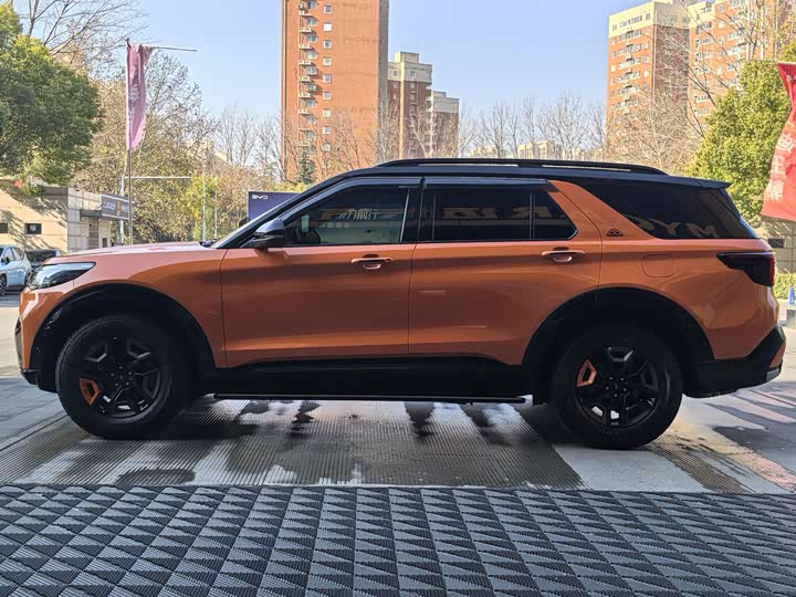 Ford Explorer 2023 2023款 EcoBoost 285 昆仑巅峰版 7座