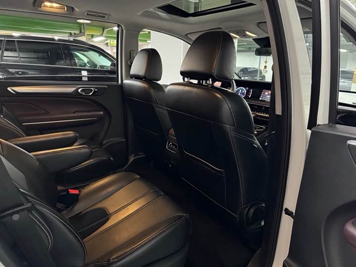 GAC Trumpchi M6 2023 2023款 PRO 270T DCT豪华版