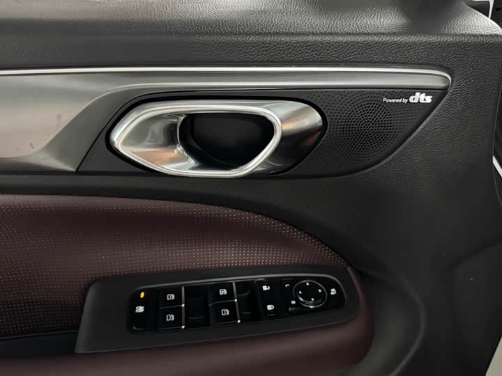 GAC Trumpchi M6 2023 2023款 PRO 270T DCT豪华版