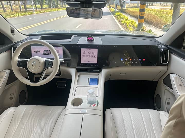 Aito M8 2025 2025款 增程 Ultra版 53.4kWh 5座版