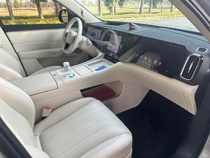 Aito M8 2025 2025款 增程 Ultra版 53.4kWh 5座版