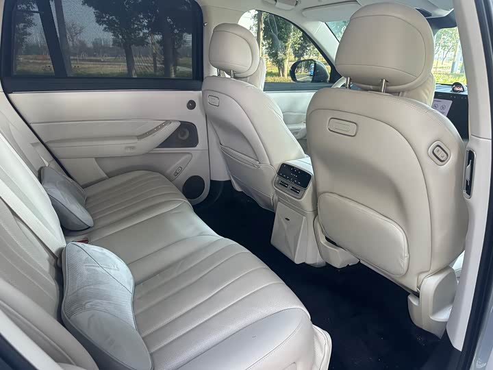 Aito M8 2025 2025款 增程 Ultra版 53.4kWh 5座版