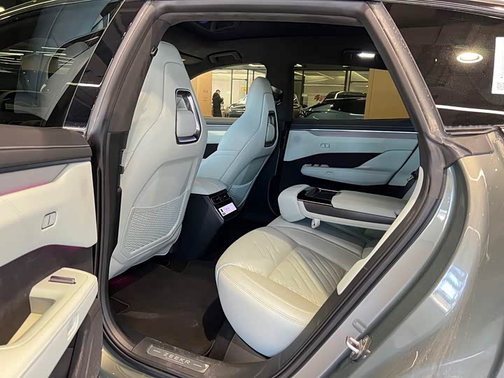 Zeekr 001 2025 2025款 YOU版 100kWh 四驱