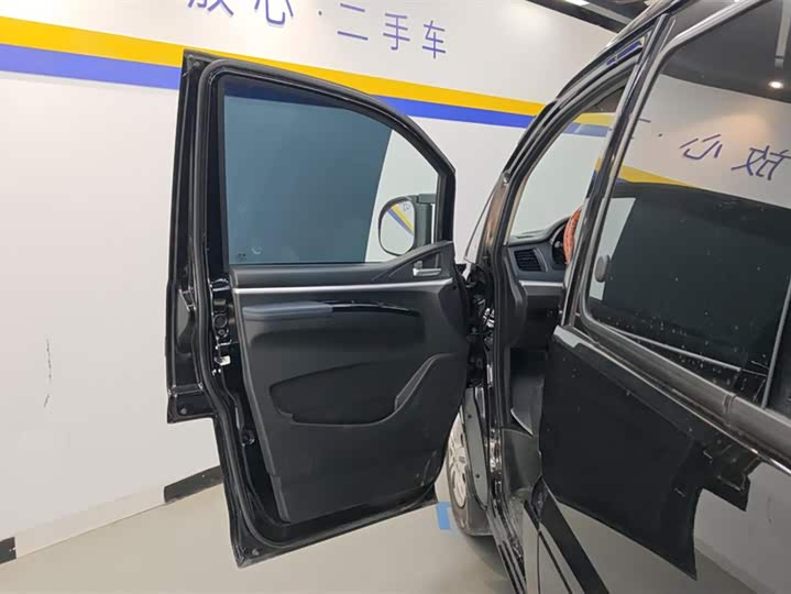 Dongfeng Forthing Lingzhi M5 2023 2023款 M5 1.6L 实用型 5座