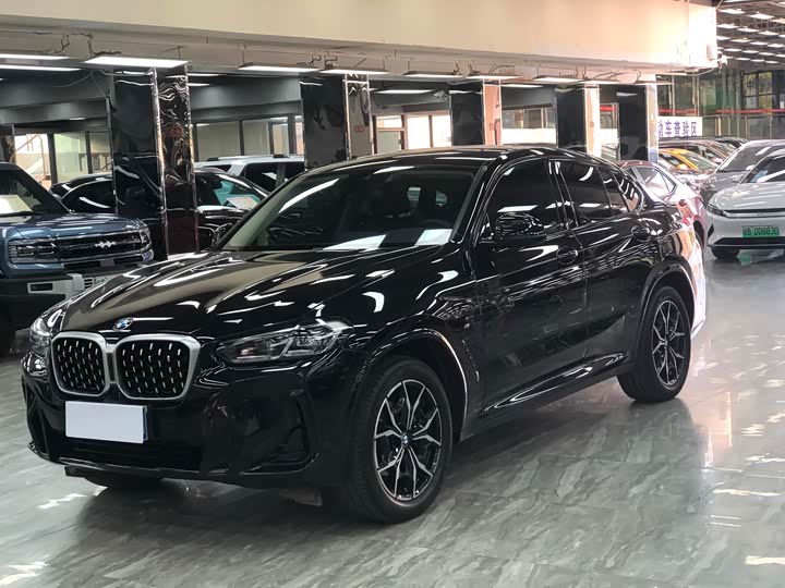 2022 BMW X4