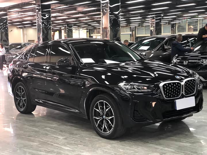 2022 BMW X4