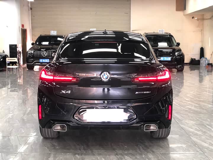 2022 BMW X4