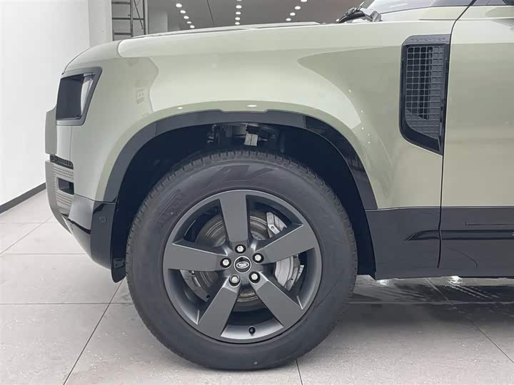 Land Rover Defender 2025 2025款 110 3.0T P400 X-Dynamic HSE