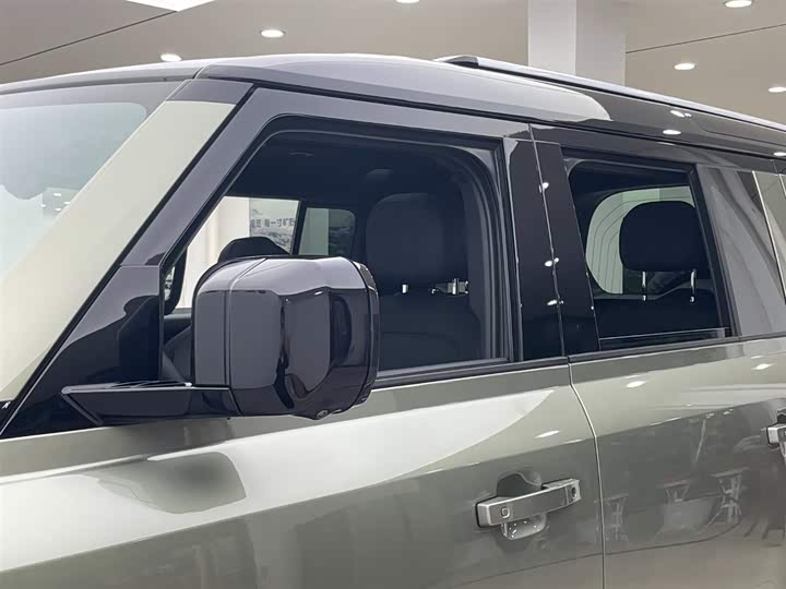 Land Rover Defender 2025 2025款 110 3.0T P400 X-Dynamic HSE