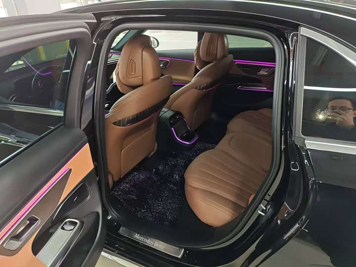 Mercedes-Benz E-Class Hybrid 2024 2024款 E 350 e L 插电式混合动力轿车