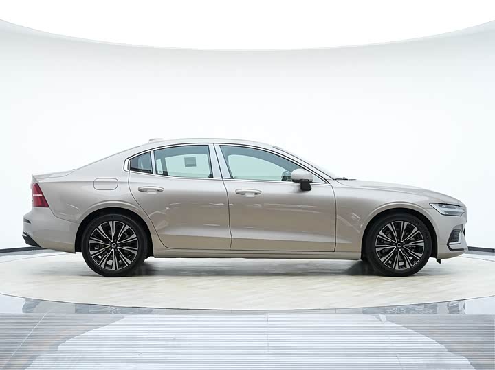 Volvo S60 2026 2026款 B4 智远豪华版