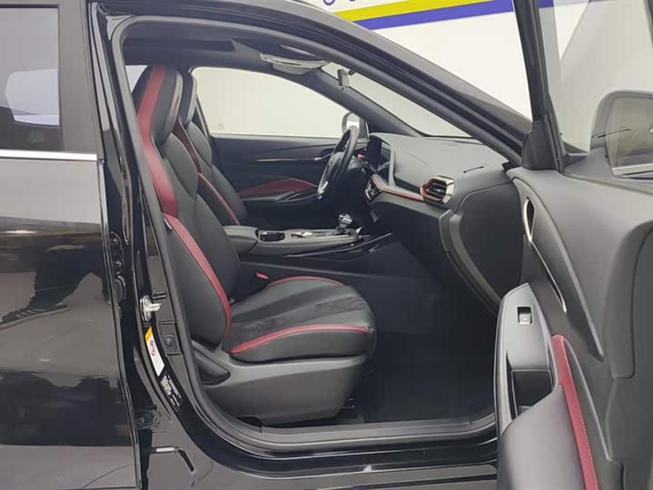 Changan Oshan X5 2022 2022款 1.5T DCT虎啸限定版