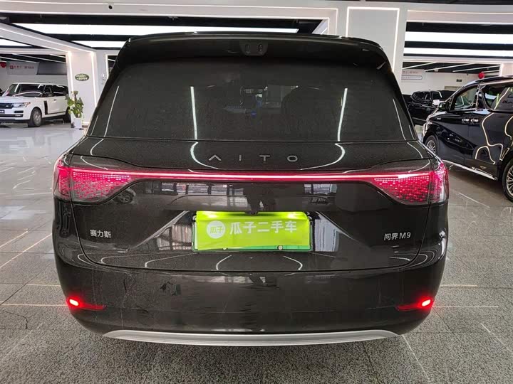 Aito M9 2025 2025款 增程 Ultra版 52kWh 6座版