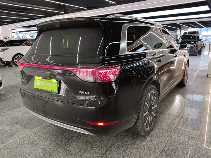 Aito M9 2025 2025款 增程 Ultra版 52kWh 6座版