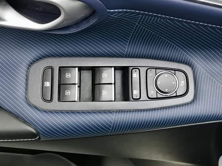 GAC Trumpchi GS3 2023 2023款 影速 270T 劲智版