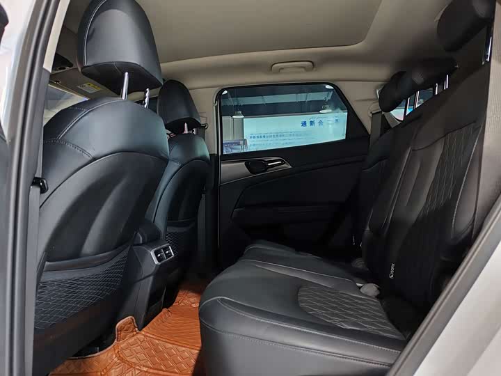 Kia Sportage 2023 2023款 2.0T 两驱旗舰版