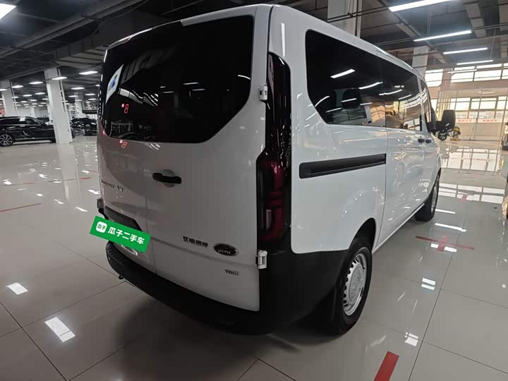 Ford Transit 2023 2023款 2.0T柴油手动多功能商用车短轴低顶5/6座